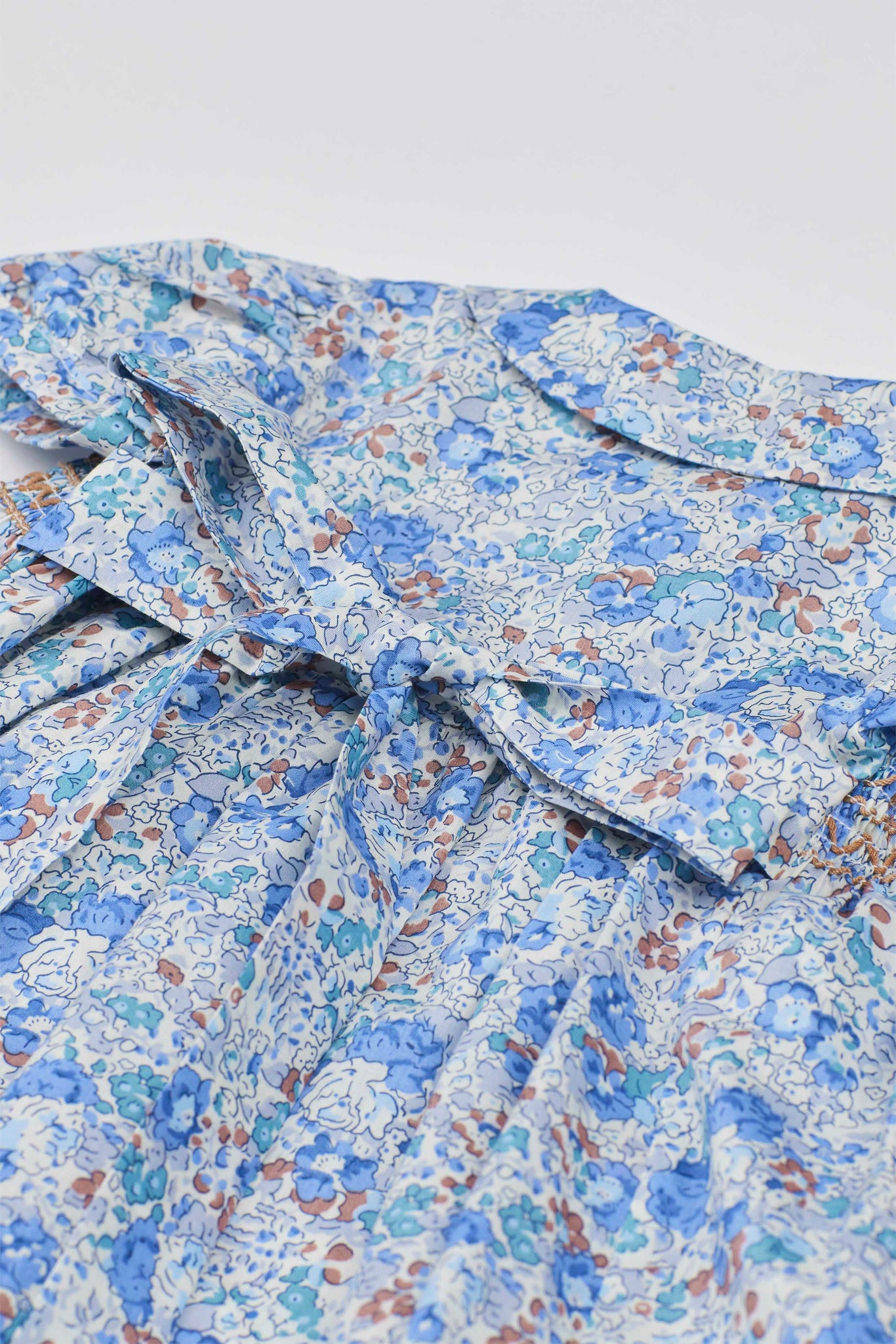 ABITO LIBERTY APERTURA FRONTALE